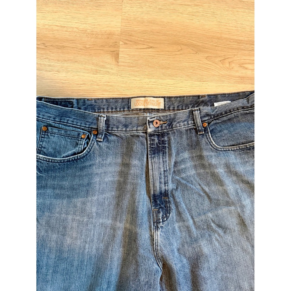 Wrangler Jeans Co Loose Straight Mens 42x32 Blue Denim Jeans 97TWWRI Medium Wash - Picture 3 of 8